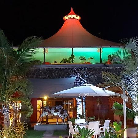 Hacienda Plaza Hotel Pereybere Beach Buitenkant foto
