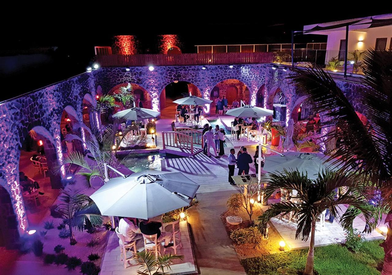 Hacienda Plaza Hotel Pereybere Beach Buitenkant foto