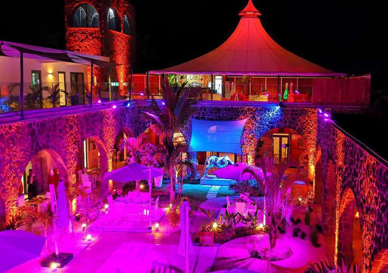 Hacienda Plaza Hotel Pereybere Beach Buitenkant foto