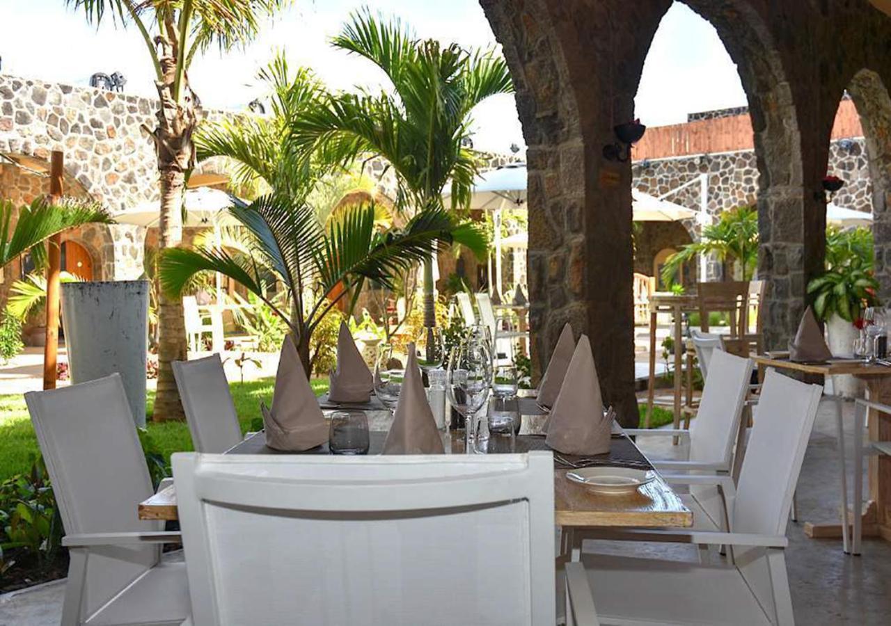 Hacienda Plaza Hotel Pereybere Beach Buitenkant foto