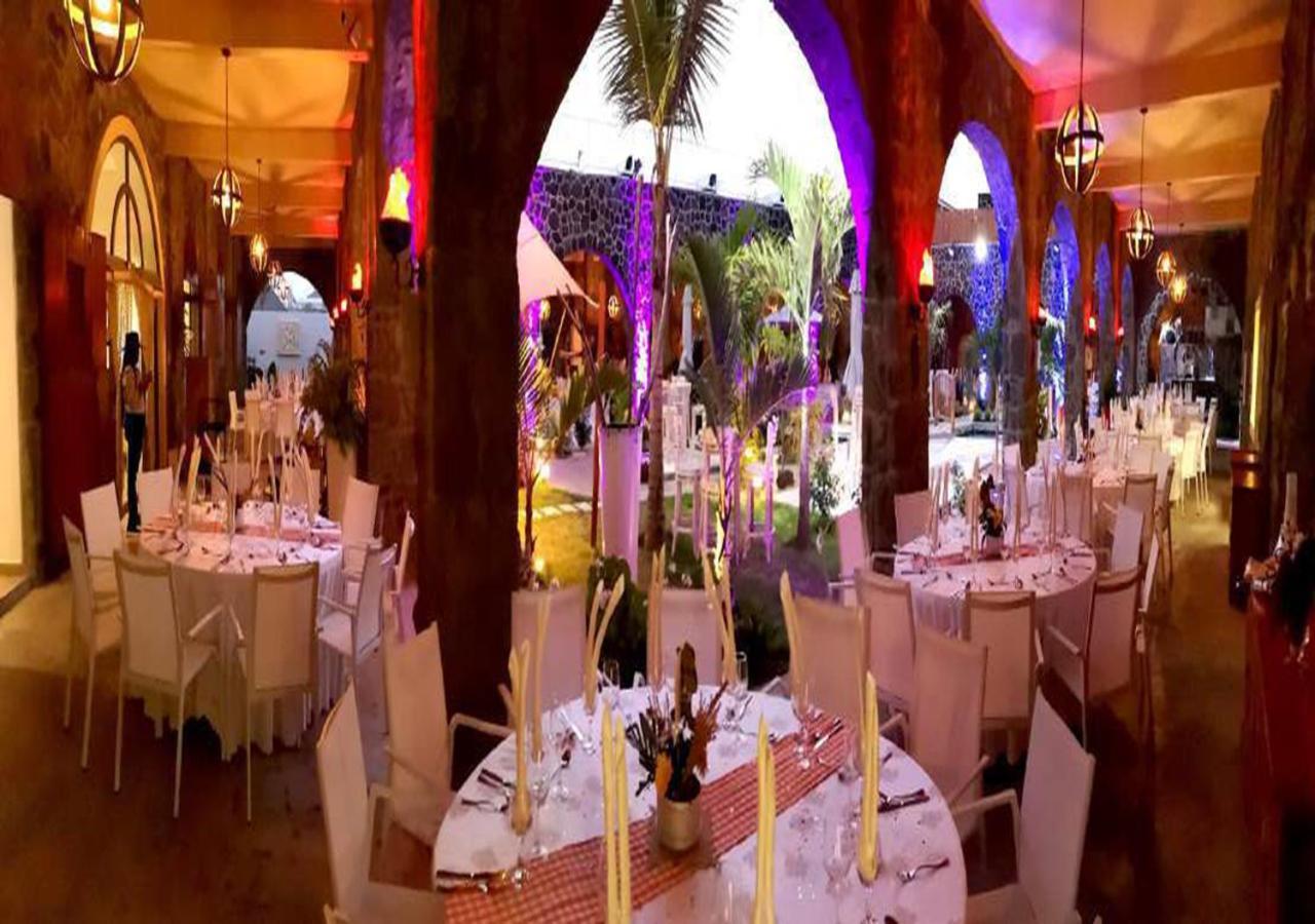 Hacienda Plaza Hotel Pereybere Beach Buitenkant foto