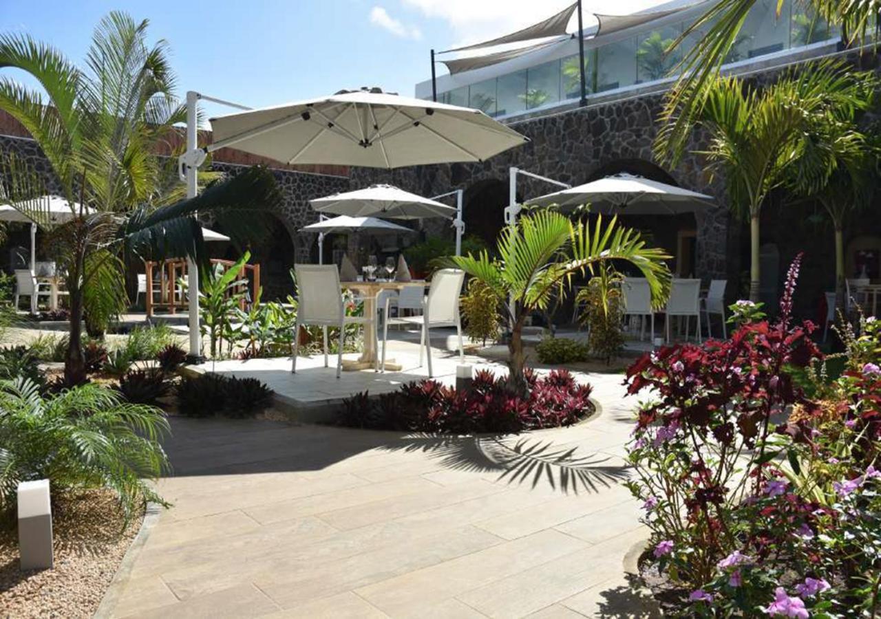Hacienda Plaza Hotel Pereybere Beach Buitenkant foto