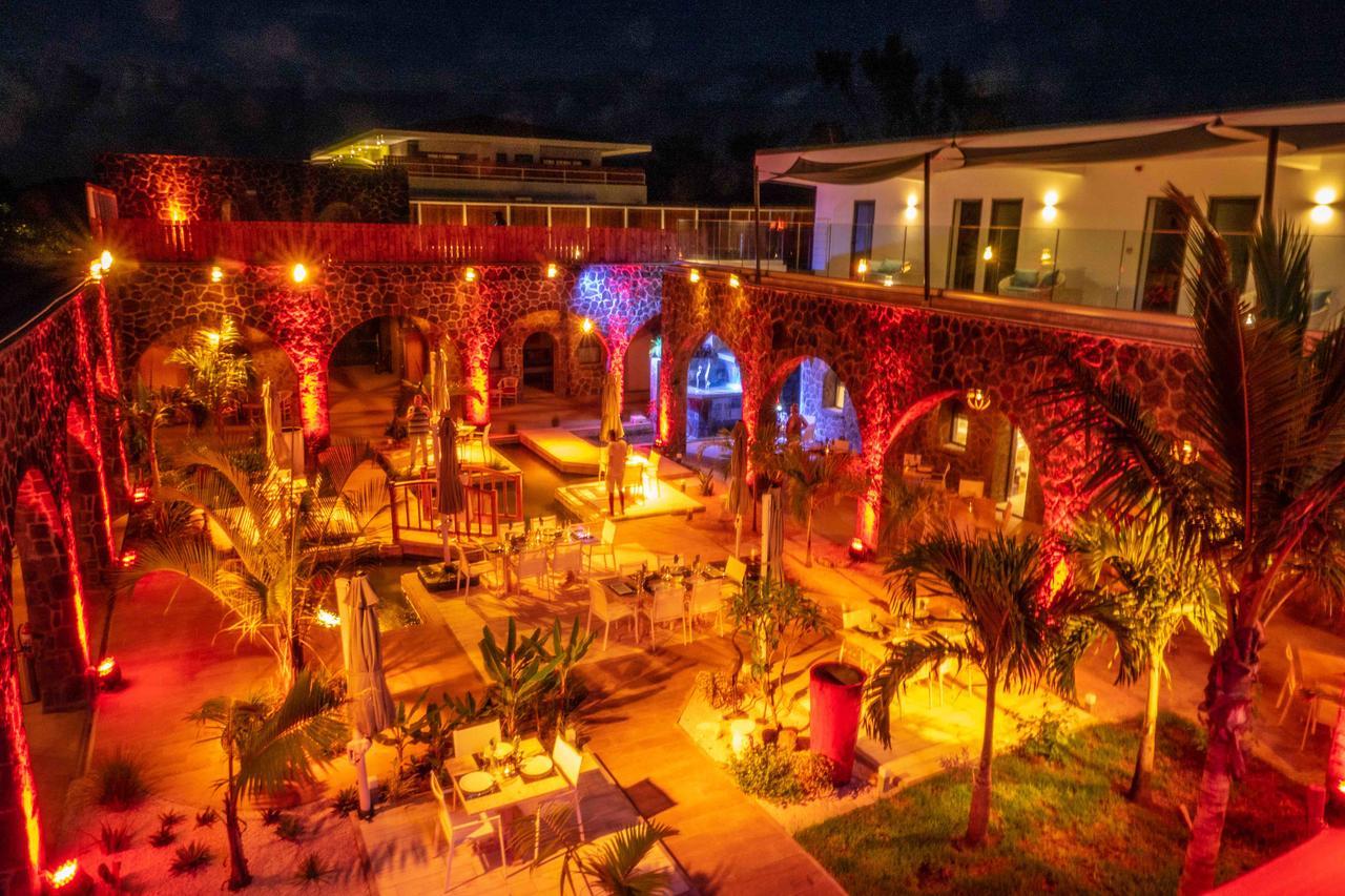 Hacienda Plaza Hotel Pereybere Beach Buitenkant foto