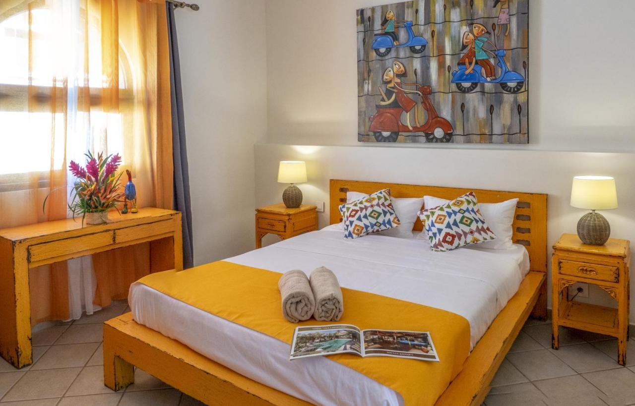 Hacienda Plaza Hotel Pereybere Beach Buitenkant foto