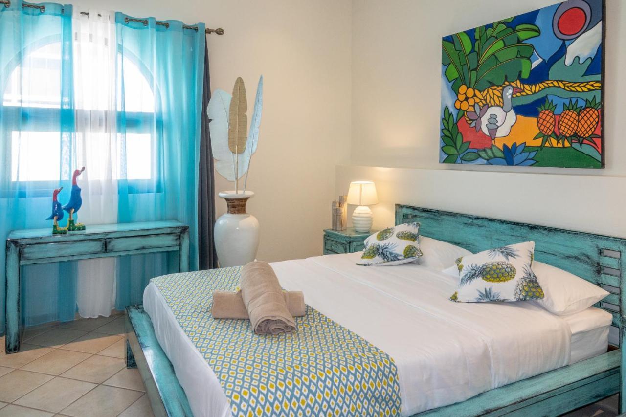 Hacienda Plaza Hotel Pereybere Beach Buitenkant foto