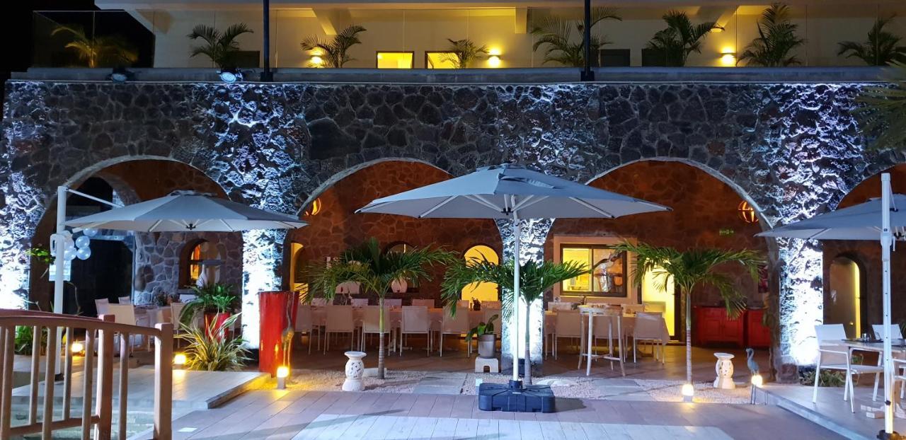 Hacienda Plaza Hotel Pereybere Beach Buitenkant foto