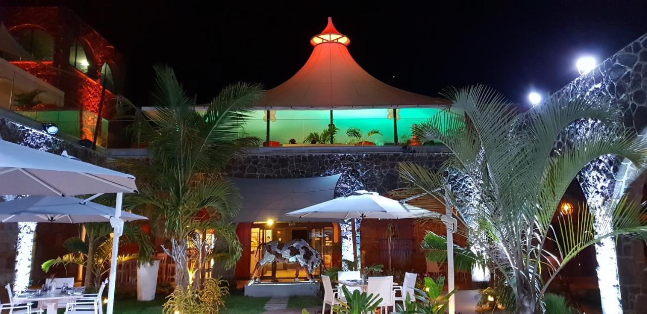 Hacienda Plaza Hotel Pereybere Beach Buitenkant foto