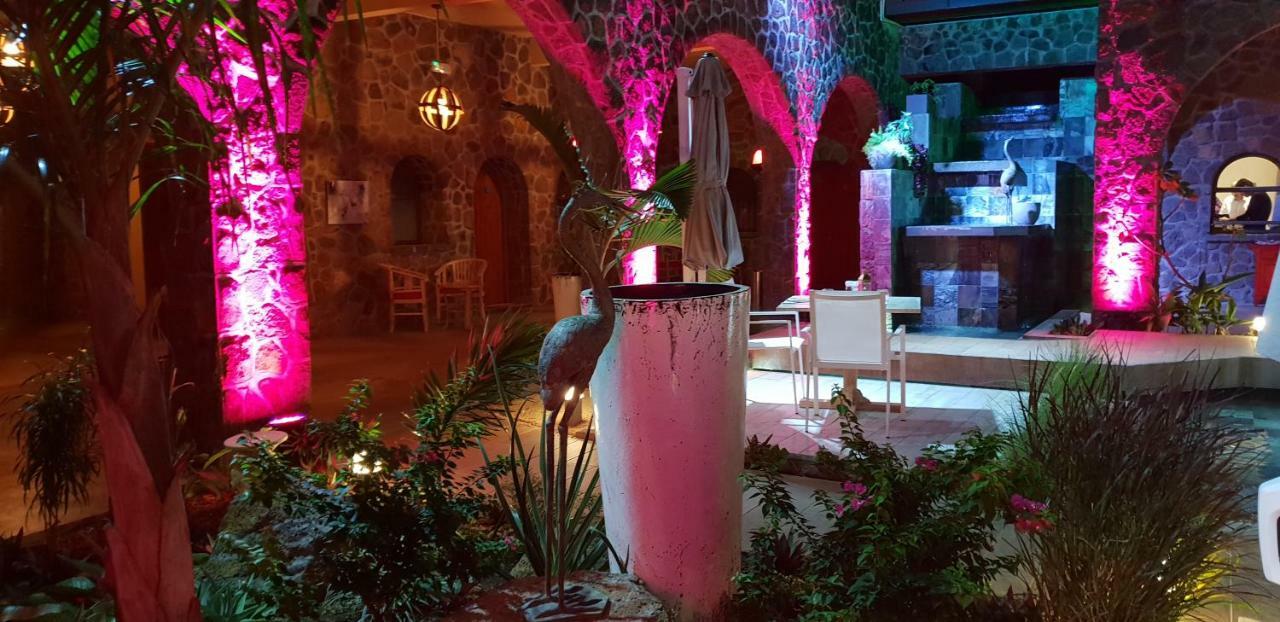 Hacienda Plaza Hotel Pereybere Beach Buitenkant foto