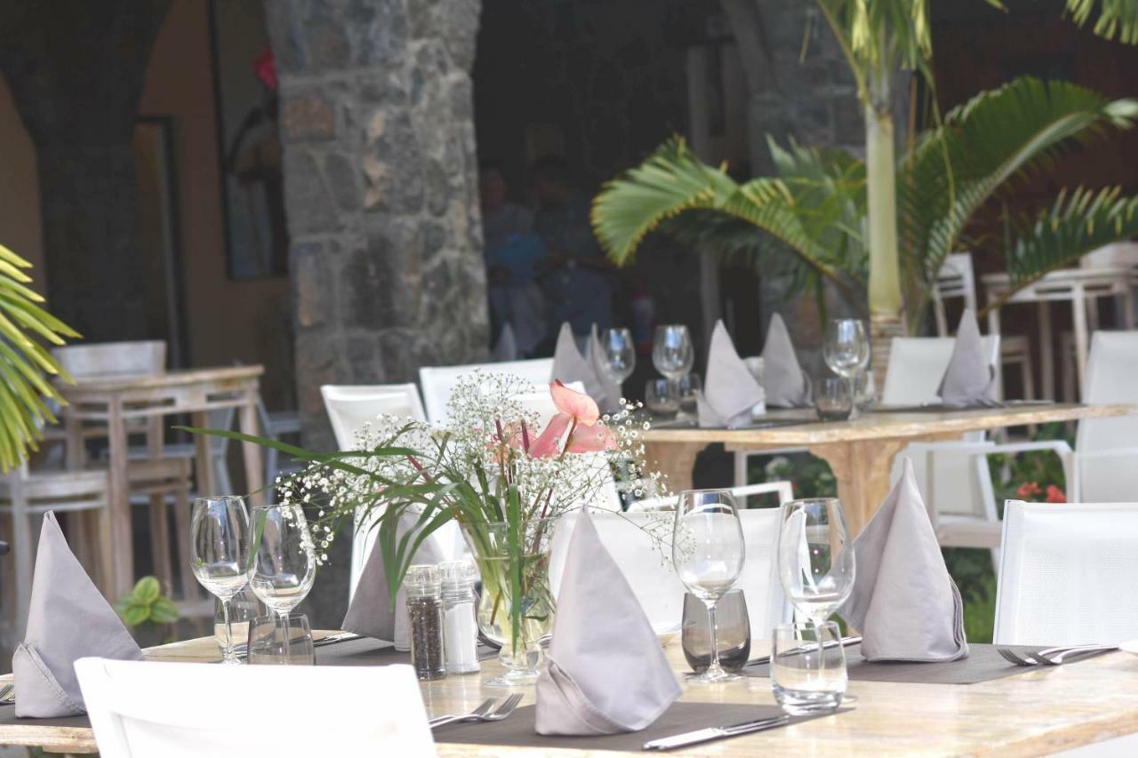 Hacienda Plaza Hotel Pereybere Beach Buitenkant foto