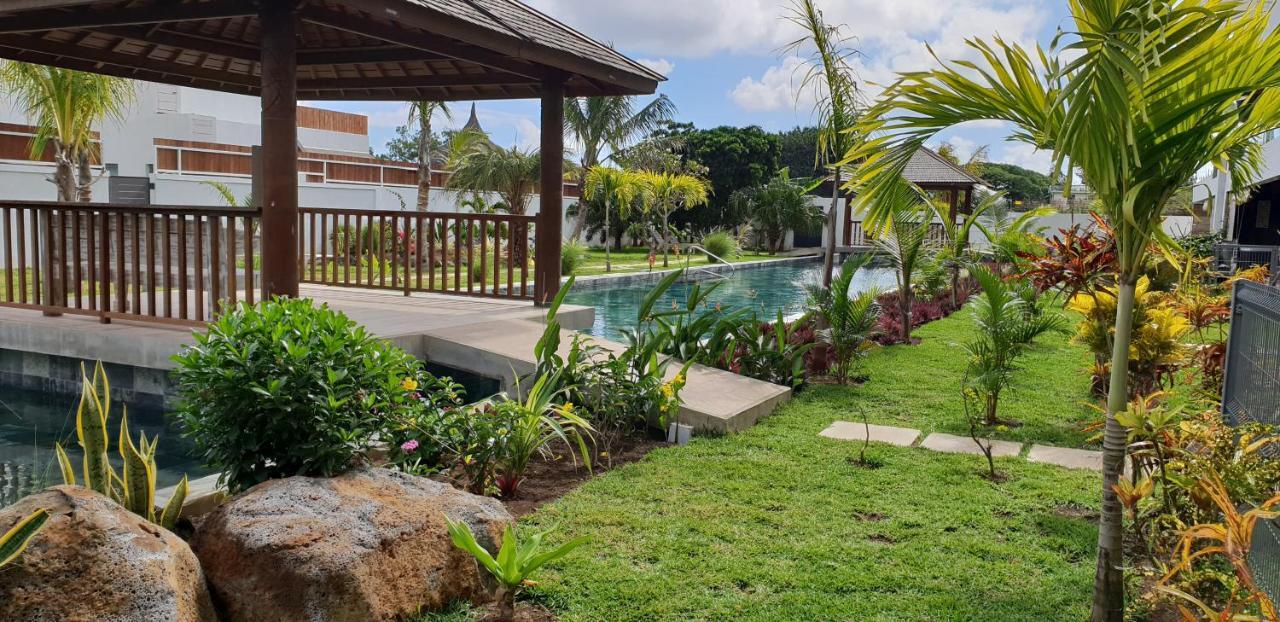 Hacienda Plaza Hotel Pereybere Beach Buitenkant foto